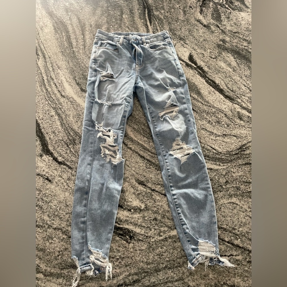 Size 6 American Eagle skinny jeans!
